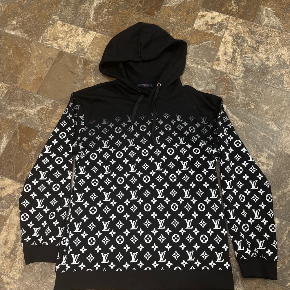 Louis Vuitton Black and White Monogram Hoodie - Size Large